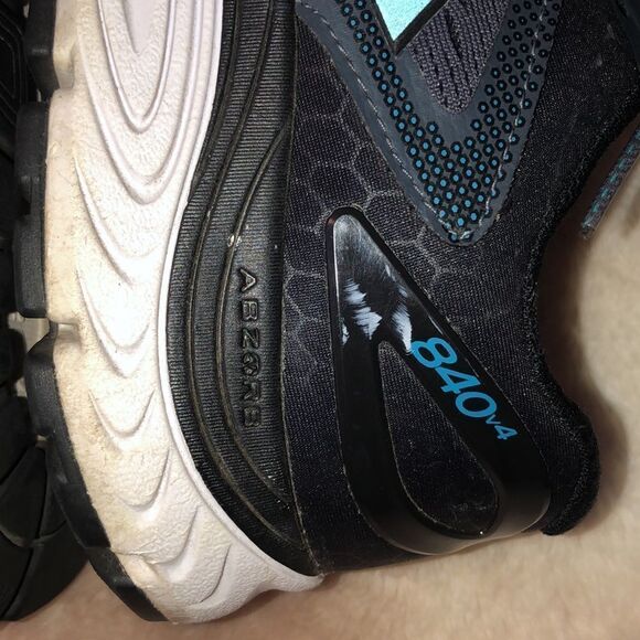 NB 9 W840v4 Thunder Distance Running Neutral Cushioned Sneakers - Picture 10 of 11